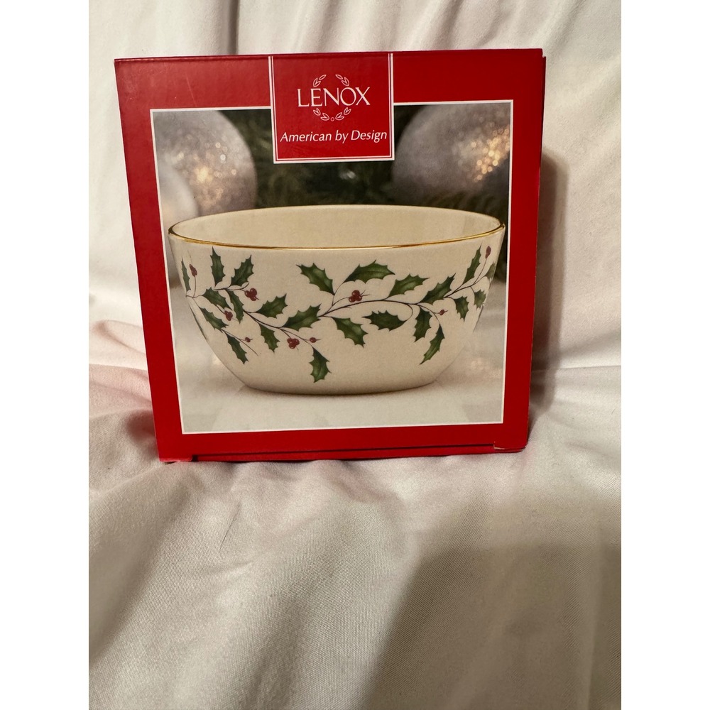 Lenox Holiday 5 Inch Bowl Holly Berry Gold Rim Porcelain 847245 New in Box
